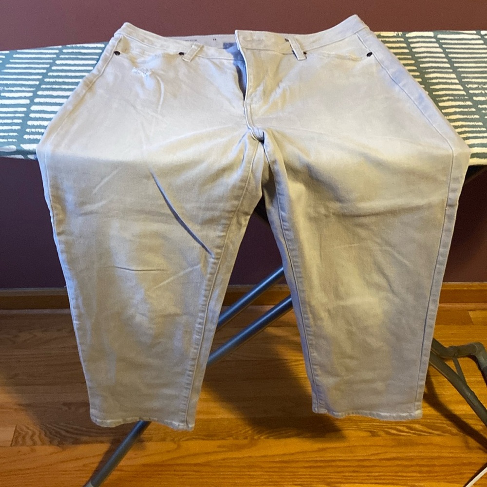 Sonoma straight crop pant. Size 12.